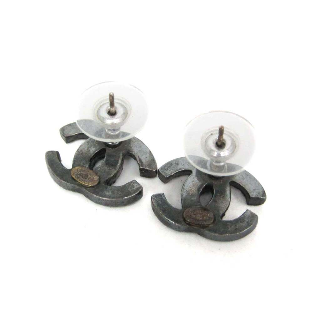 CHANEL Authentic Earrings - Picture 3 of 10